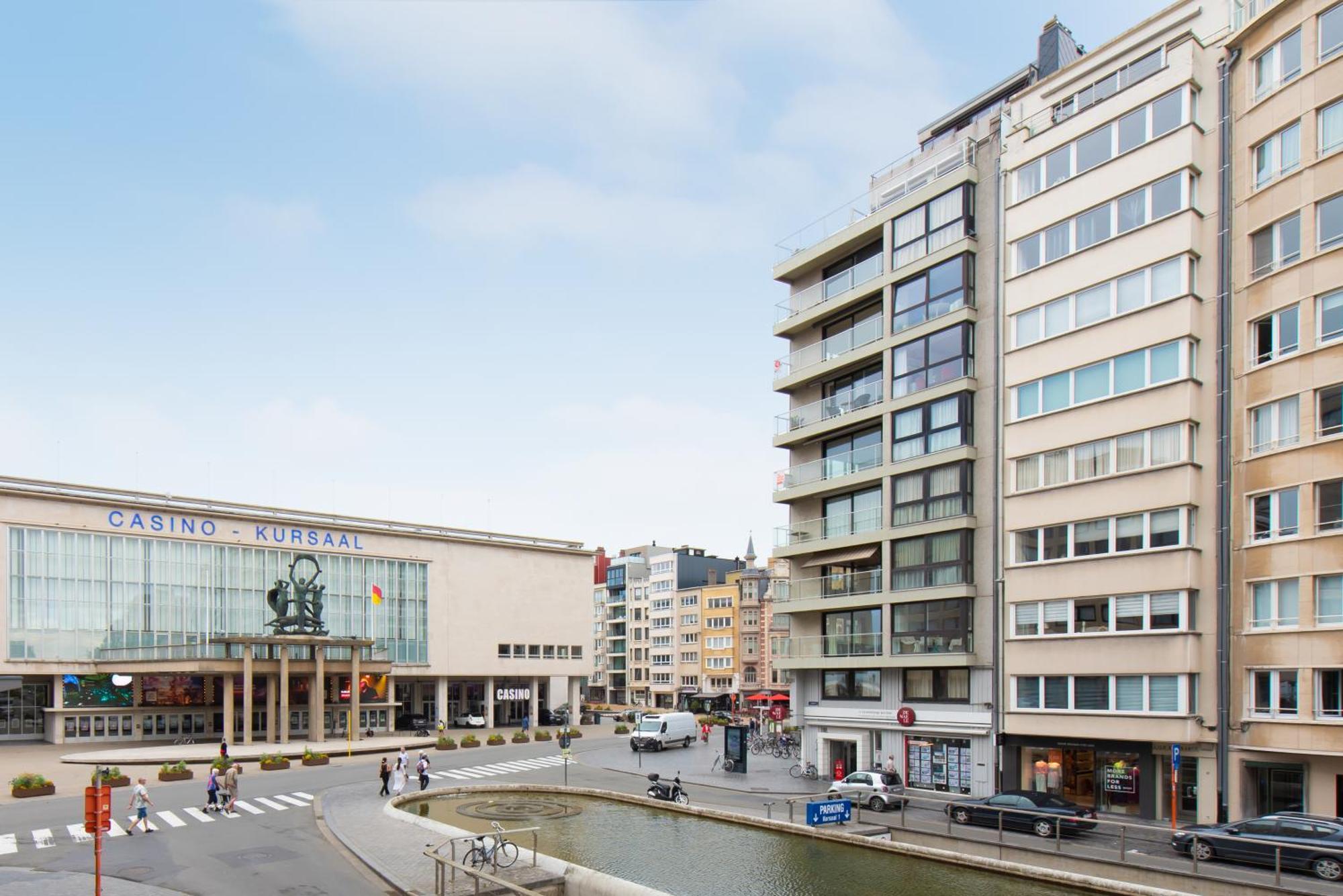Deluxe 3 Bedrooms With Casino View At The And Free Parking Apartamento Ostende